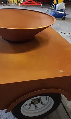 شركة تصنيع إيطالية للقوالب