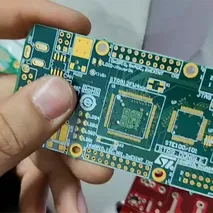 الوسم بالليزر لرموز QR على الـ PCB