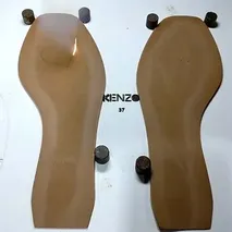 الوسم بالليزر على نعال الأحذية