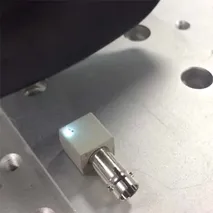 الوسم والنقش بالليزر لمكونات الإلكترونيات 