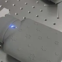 الوسم والنقش بالليزر على مواد مصنوعة من السيليكون  