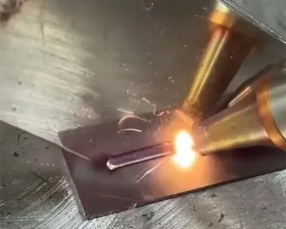 لحام ليزر للصفائح المصنوعة من الفولاذ المقاوم للصدأ