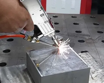 لحام الأجزاء المعدنية باستخدام الليزر 