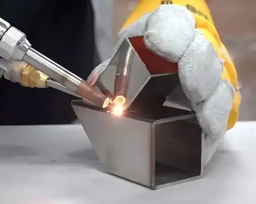 اللحام بالليزر لأنبوب مربع من ستانلس ستيل