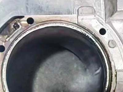 ماكينة اللحام بالليزر لإصلاح قوالب التشكيل