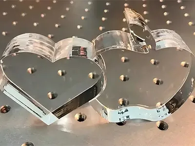 قص الأكريليك بالليزر